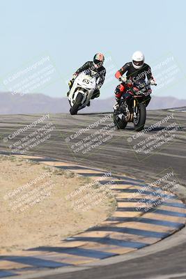 media/Dec-01-2025-Moto Forza (Mon) [[2daa91e15f]]/2-Intermediate Group/Session 2 (Turns 9 and 10)/